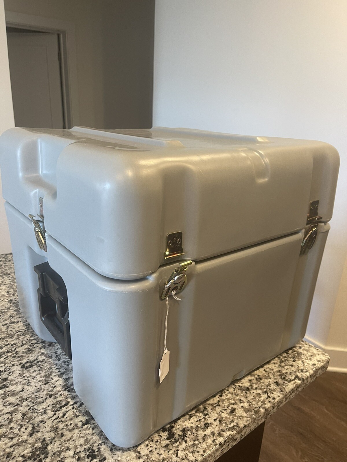Pelican Hard case. Al1616-1005 15.75” X 15.88” X 14.99”