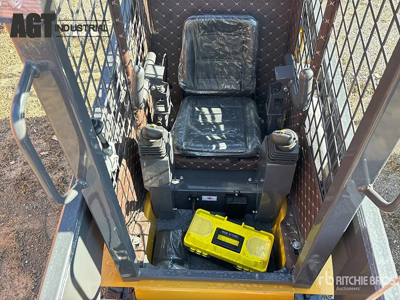 2026 NEW 1.5Ton Skid Steer Loader Tracked 32.8 HP RATO R999D EPA Gasoline Engine