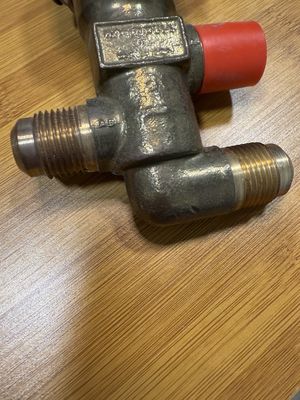 New HONEYWELL VP526A1050 3 PNEUMATIC UNITARY 3 WAY VALVE 206026 8-11 PSI