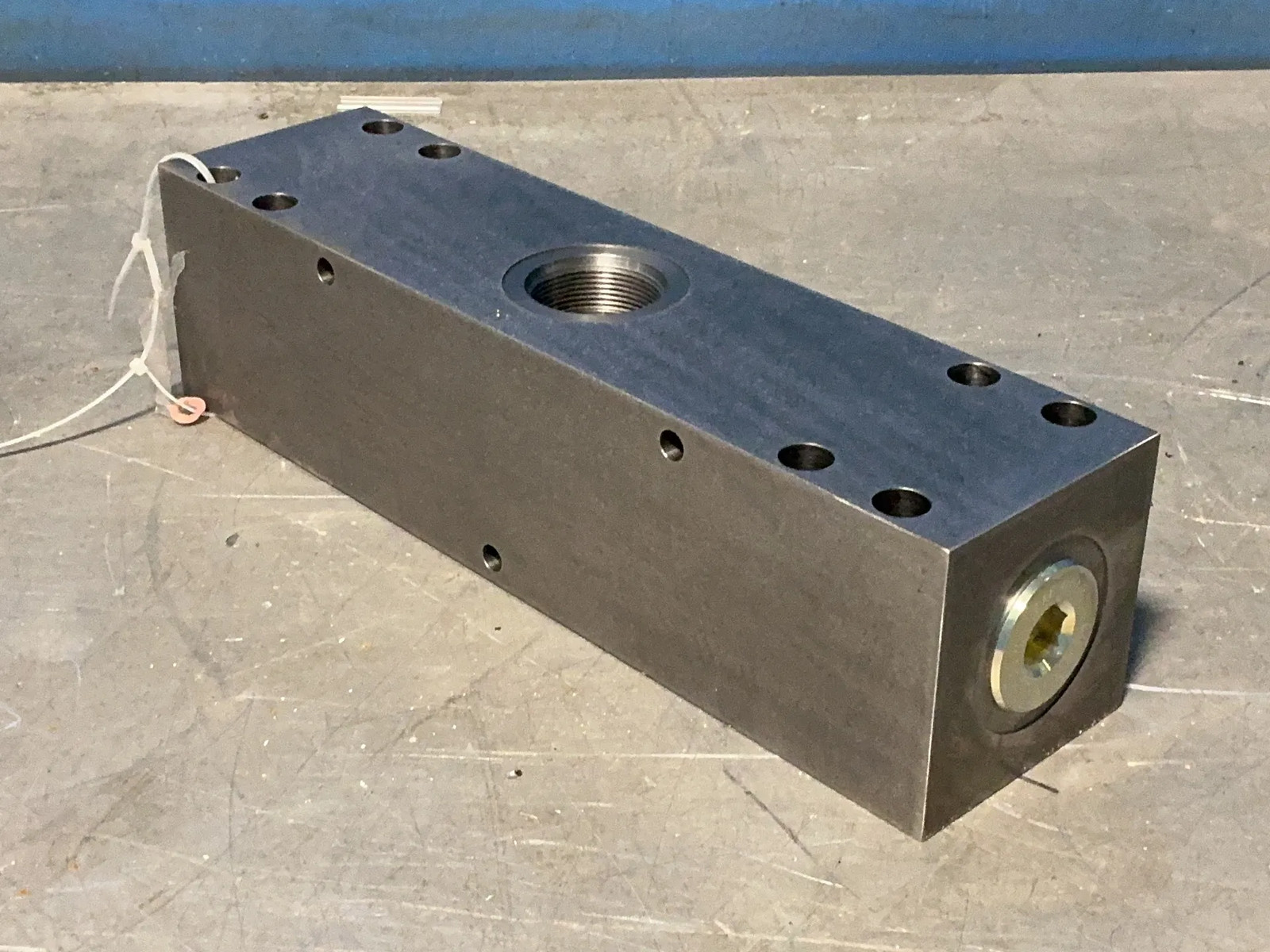 HYDRAULIC MANIFOLD