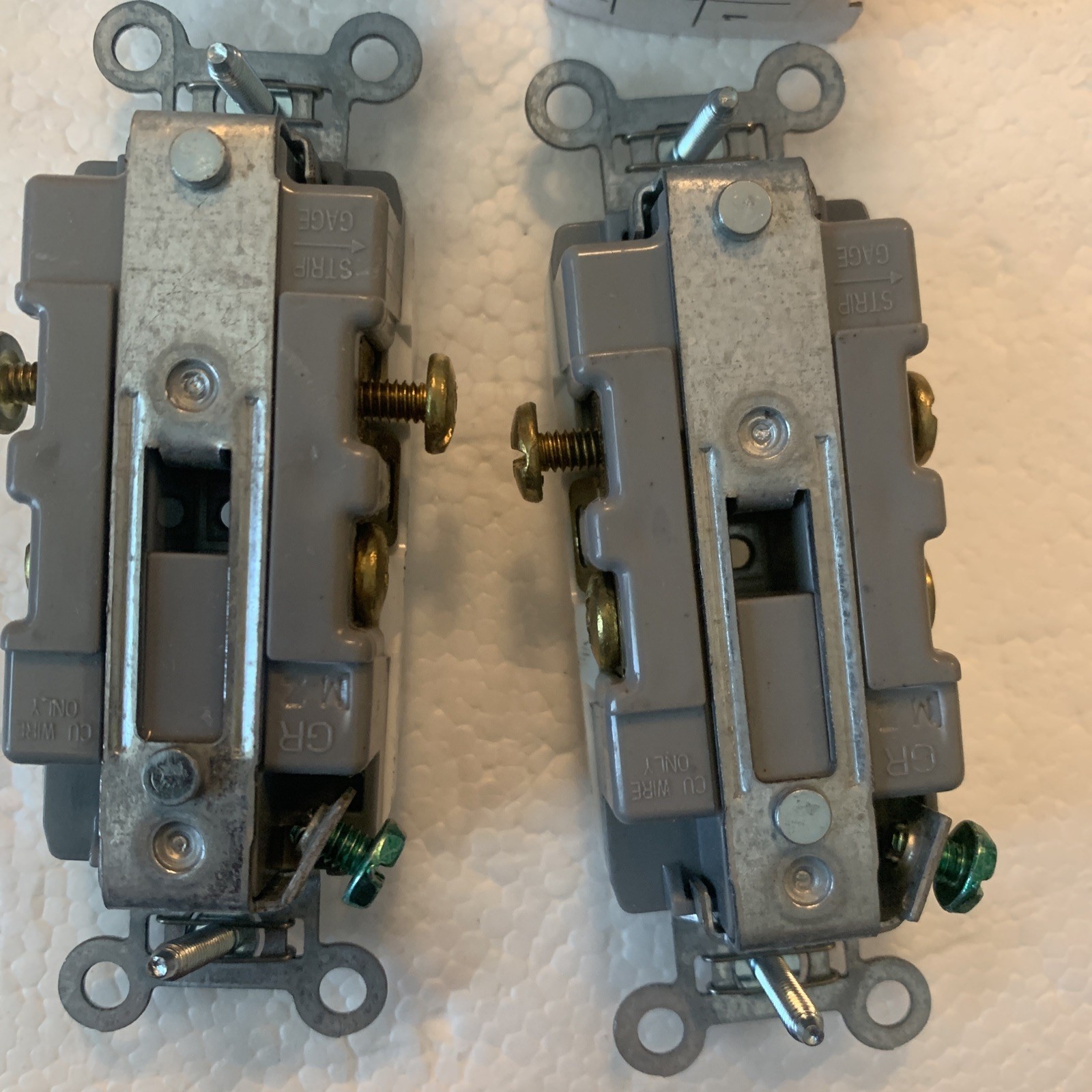 Lot Of 2 Legrand 5850-W Duplex Receptacle 20A 250V WHITE Commercial Grade Mexico