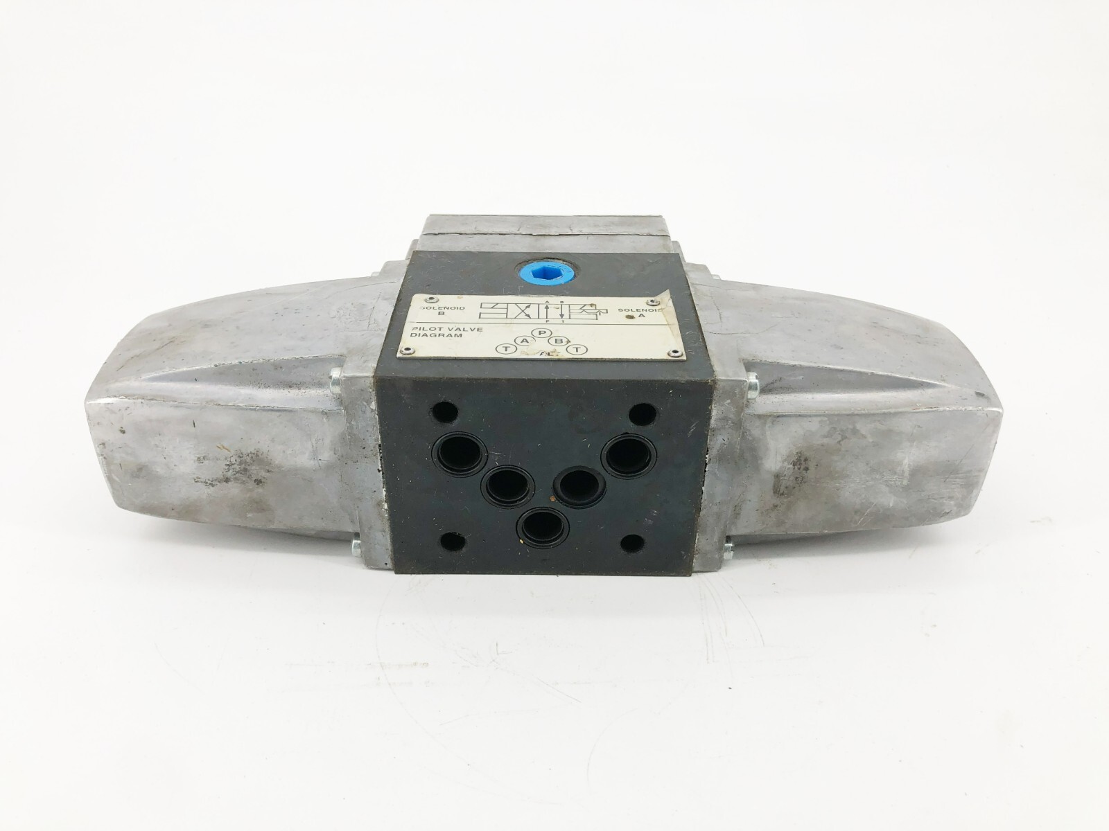 New Vickers DG4S4W-012N-51 Directional Control Valve 115V .61A 433976
