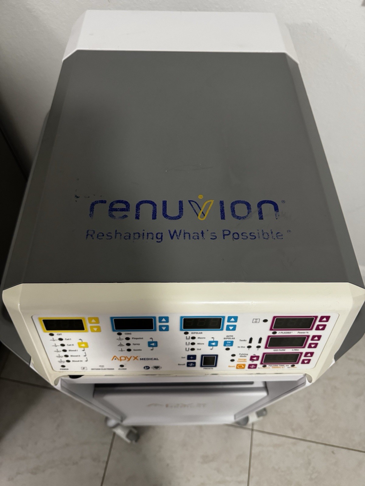 Renuvion APYX-RS3 Plasma System Generator Cart Mounted Skin Tightening
