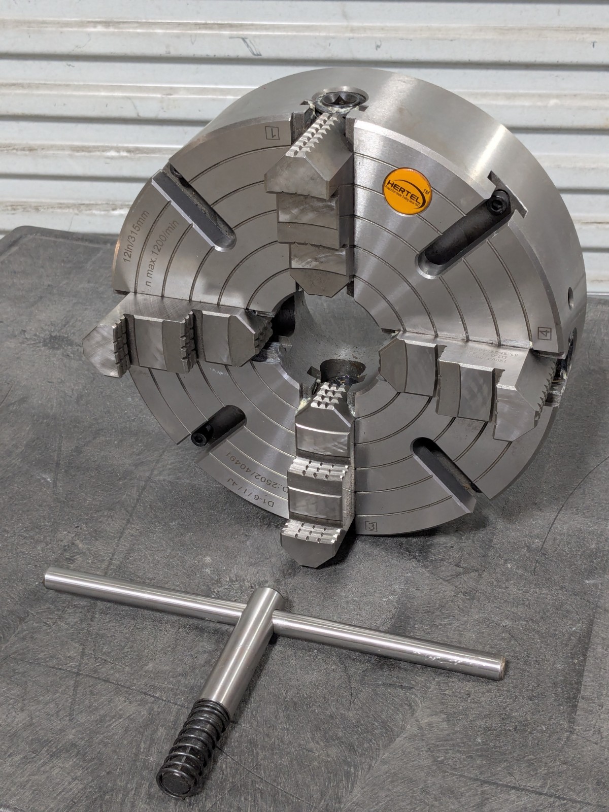 Hertel Manual Independent 4-Jaw Lathe Chuck 12″ Diameter D1-6 Mount 1-322-1206