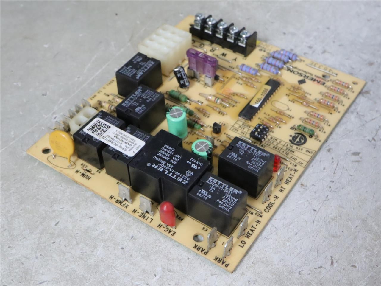 Goodman PCBBF122 Gas Furnace Control Circuit Board 50M56-289-01