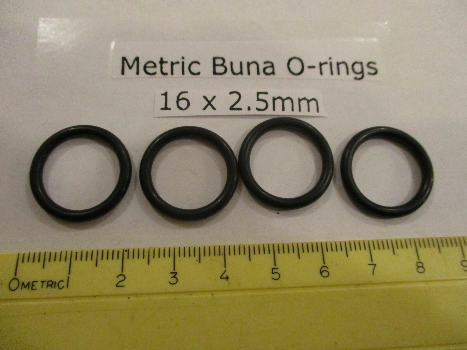 16mm ID x 21mm OD x 2.5mm thick O-ring. Buna-70. Quan 4.