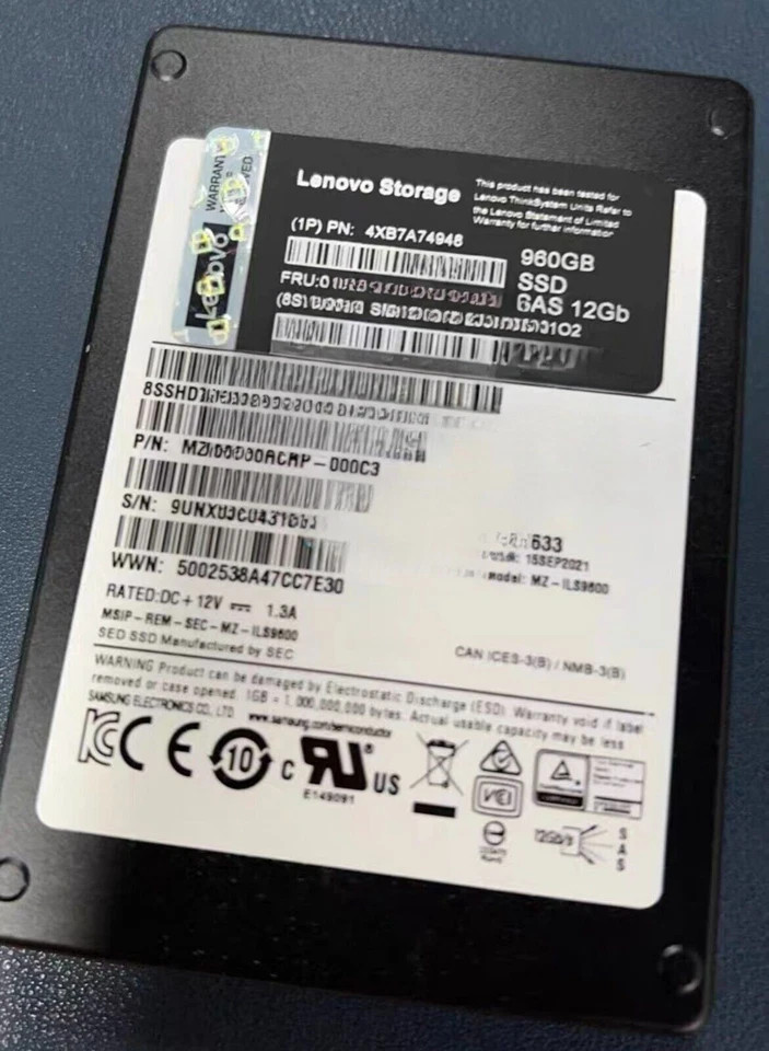 Lenovo 01PG590 960GB SSD 4XB7A74948 SAS 12Gb 2.5″ DE Serial Solid State Drive