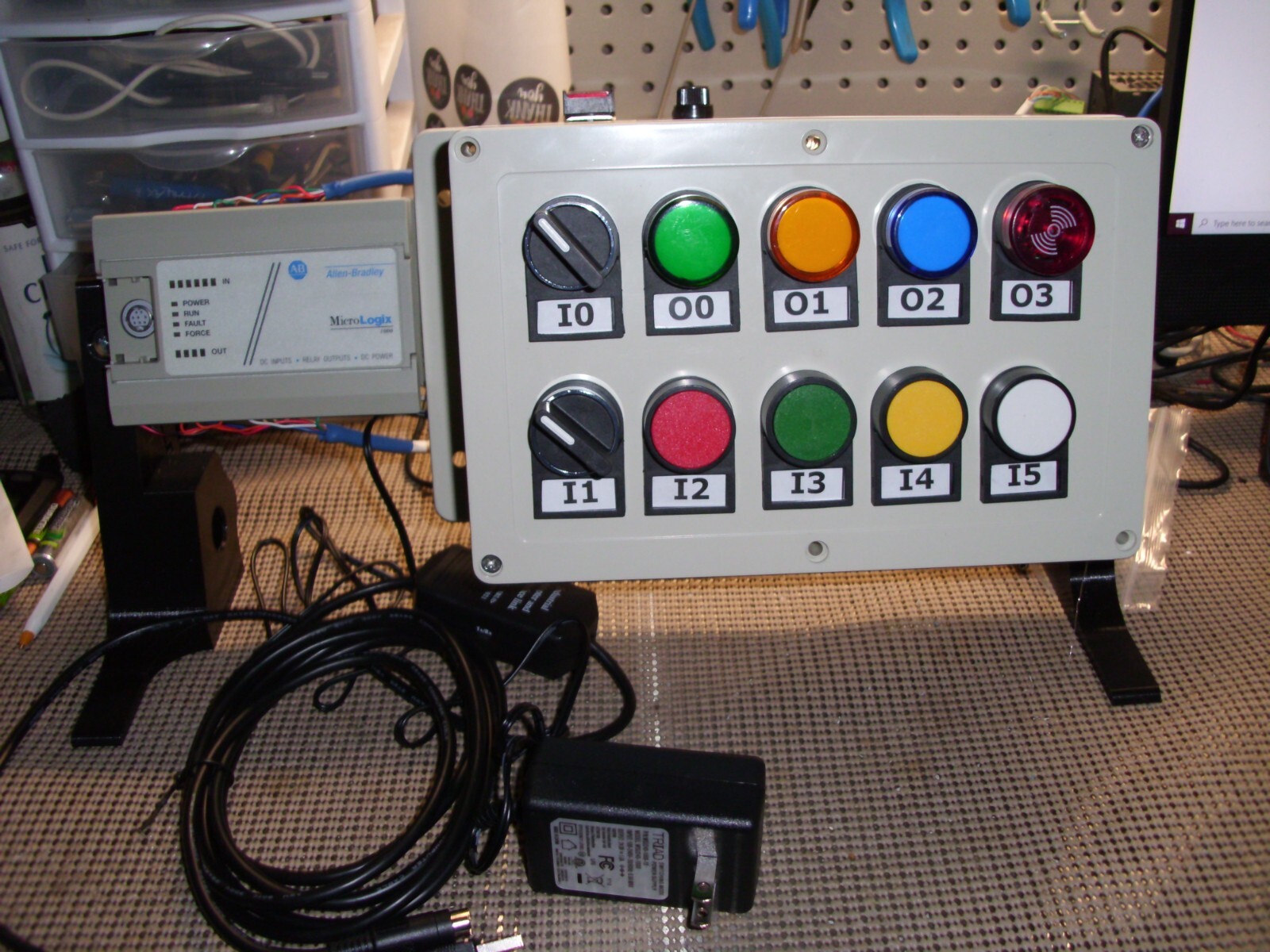 PLC TRAINER Allen-Bradley MicroLogix 1000 1761-L10BWB with usb cable