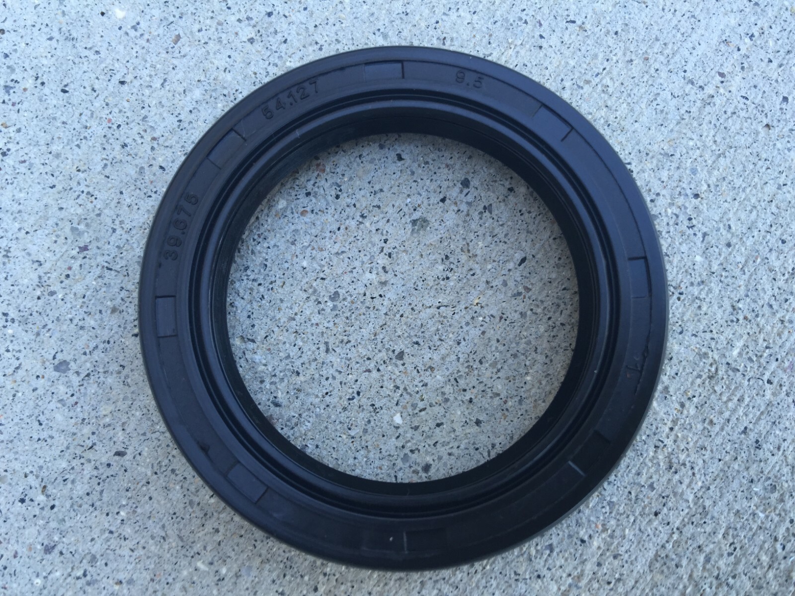2 pcs Rotary Cutter Gearbox Oil Seals King Kutter 156005 & 156010 (002/005)