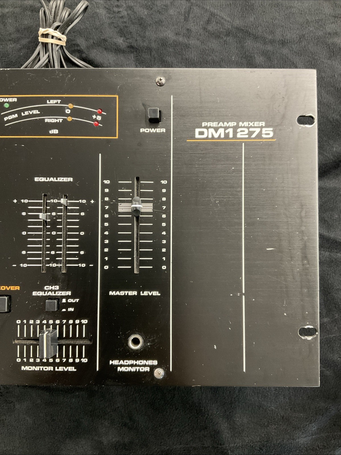 Numark DM1275 preamp mixer