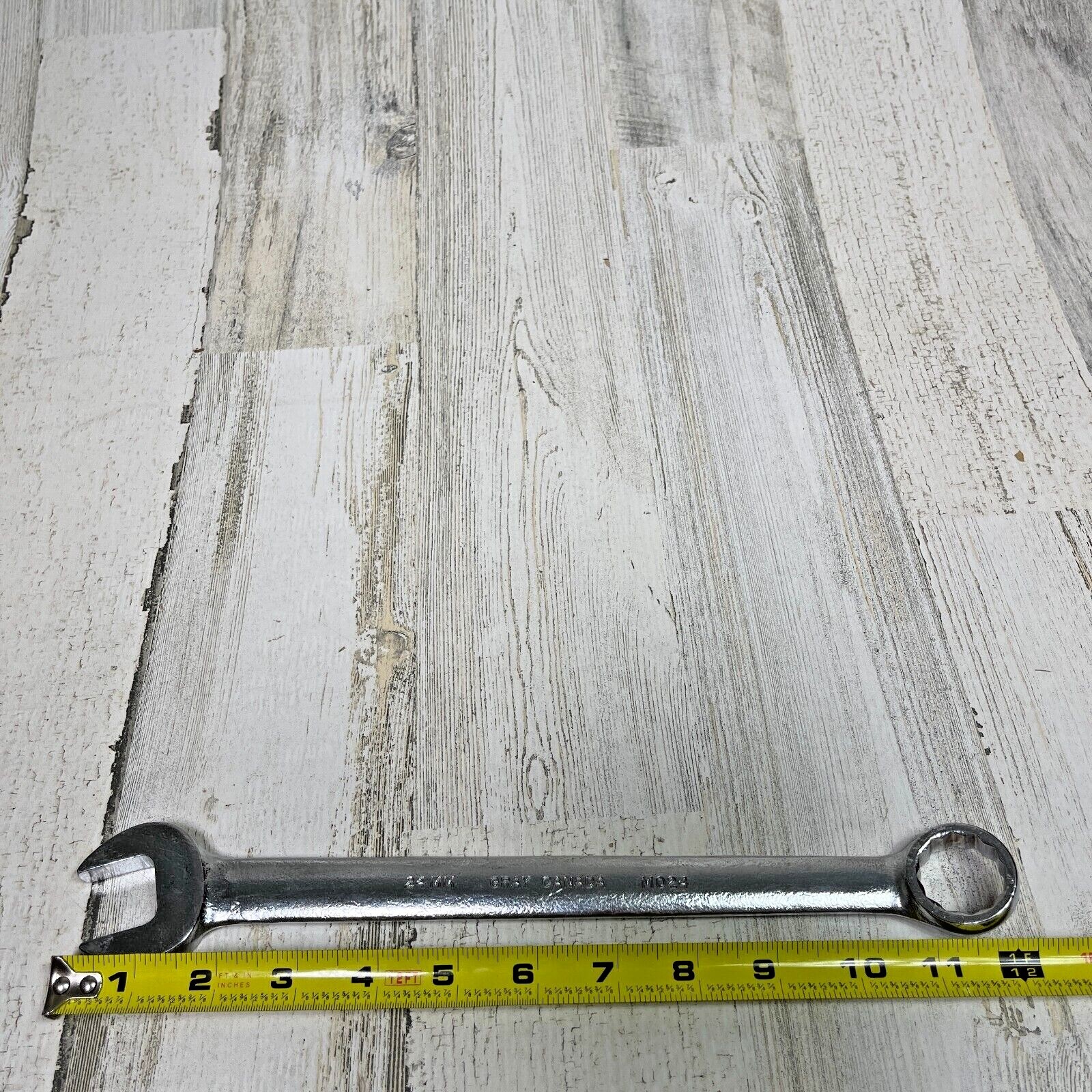 Gray Canada 24MM Metric Combination Open and 12 Pt Box End Wrench M024