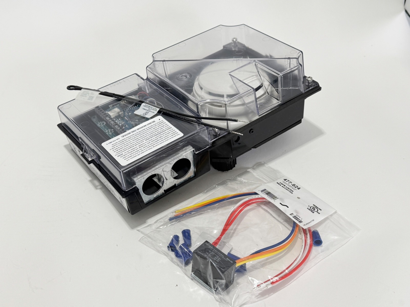 NEW SIMPLEX 4098-9756 TrueAlarm Duct Sensor Housing 4- Wire 0631149