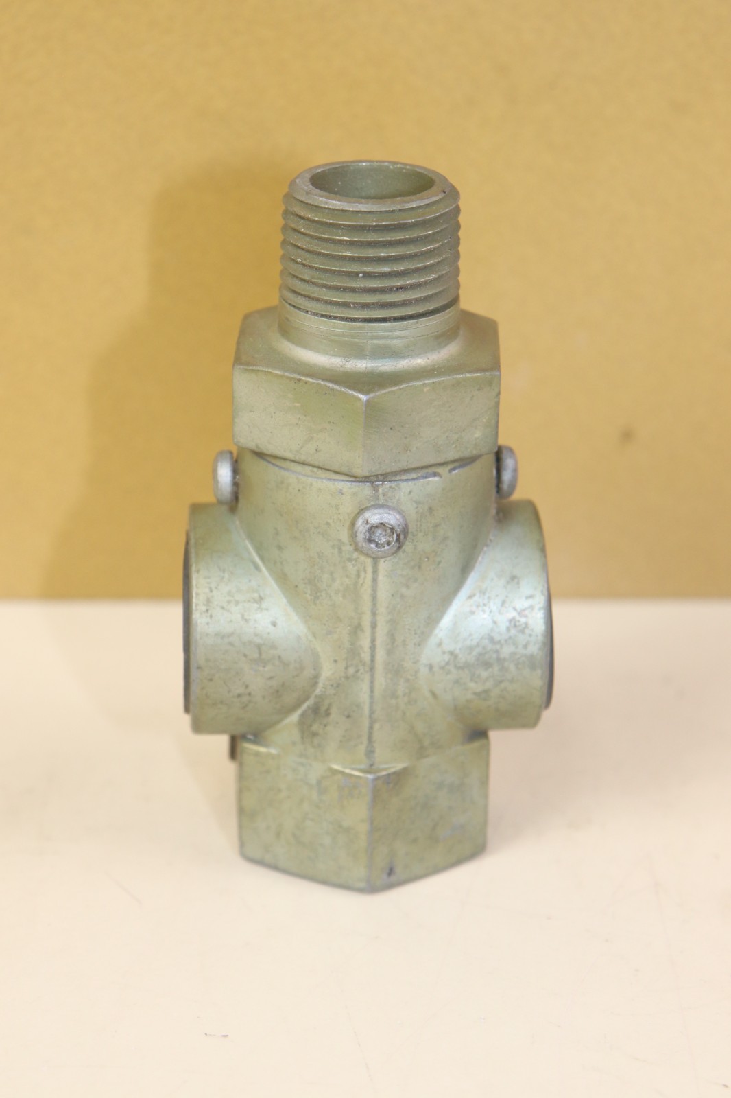Bendix Quick Release Valve 800333 New Old Stock Made in Mexico