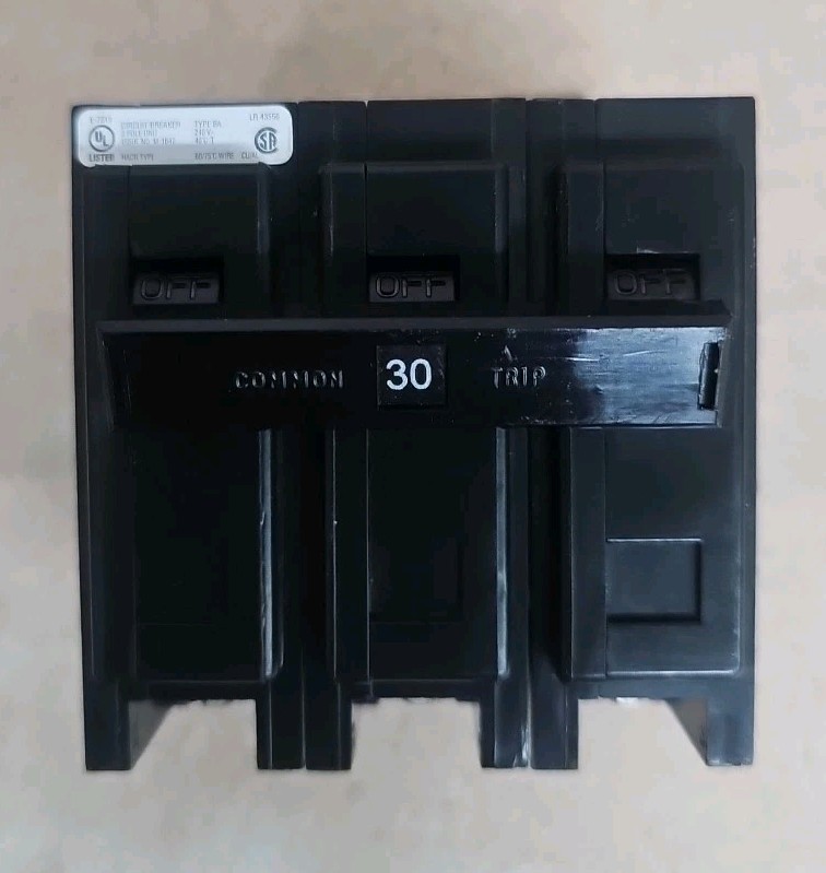 NEW SURPLUS Eaton Cutler Hammer BAB3030H 30A Circuit Breaker 3-Pole 240V AC