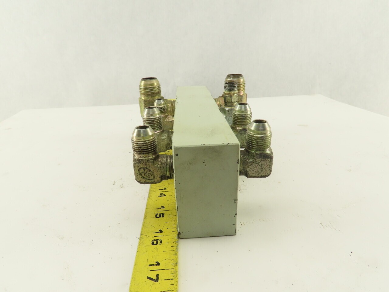 8 Port Parallel Steel Block Hydraulic Manifold
