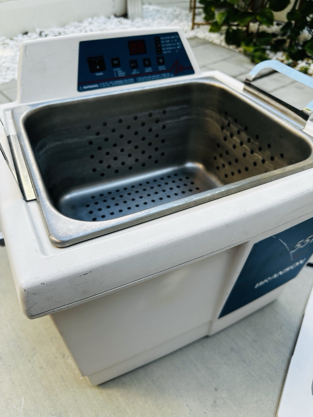 Branson 5510R-DTH Ultrasonic Cleaner Heated Bath & Timer. Working