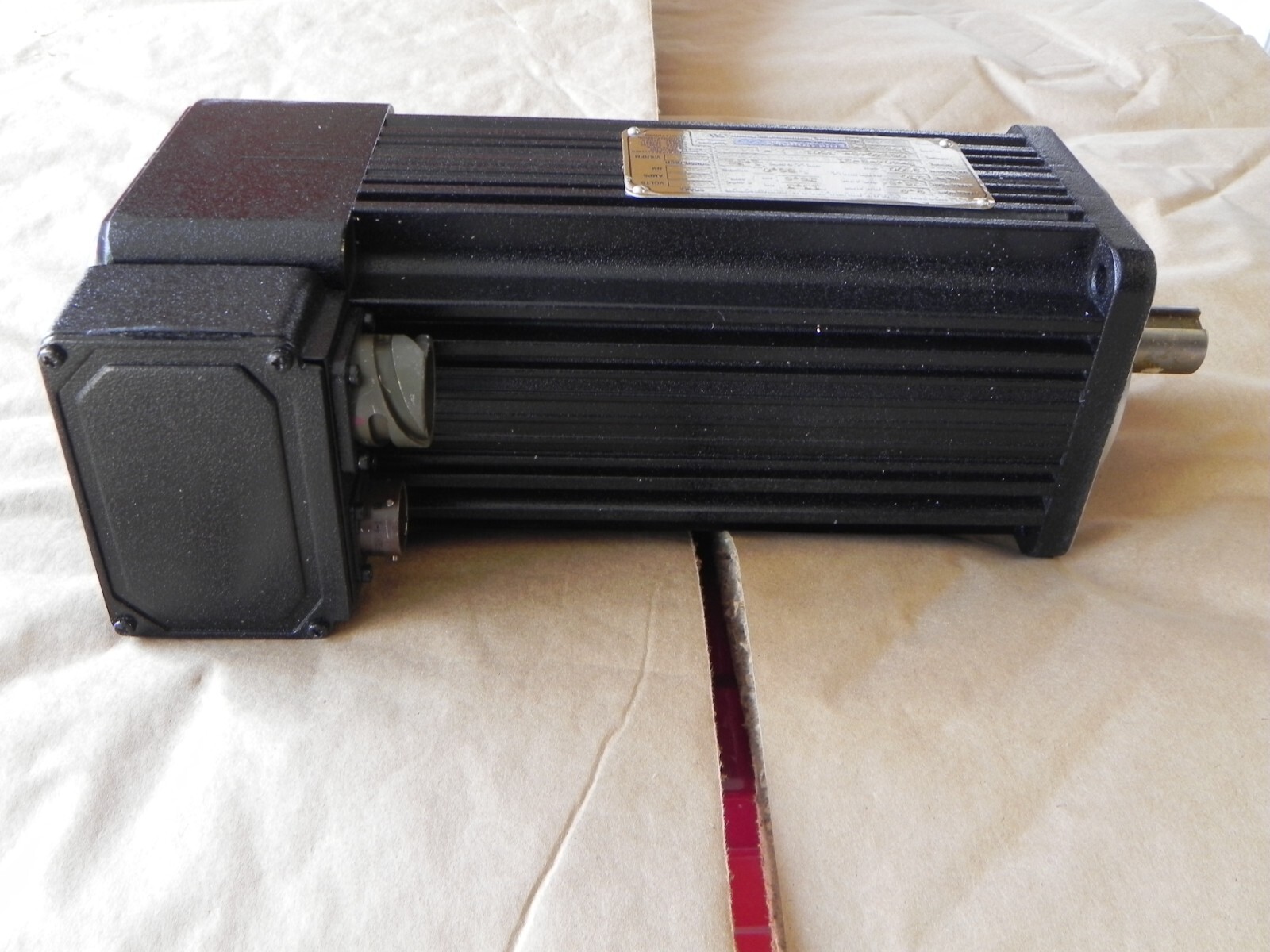 Kollmorgen Goldline Brushless P.M. Servomotor Radford B-404-B-21 with Cable NEW