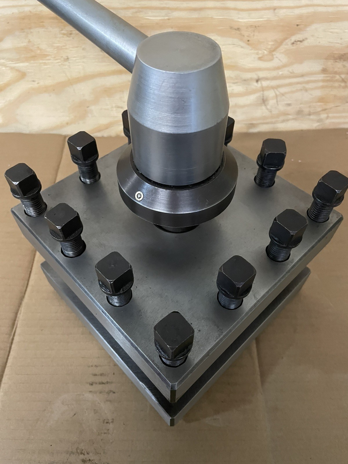 4 WAY TOOL POST 7-1/2″ x 7-1/2″ – For LARGE LATHE –