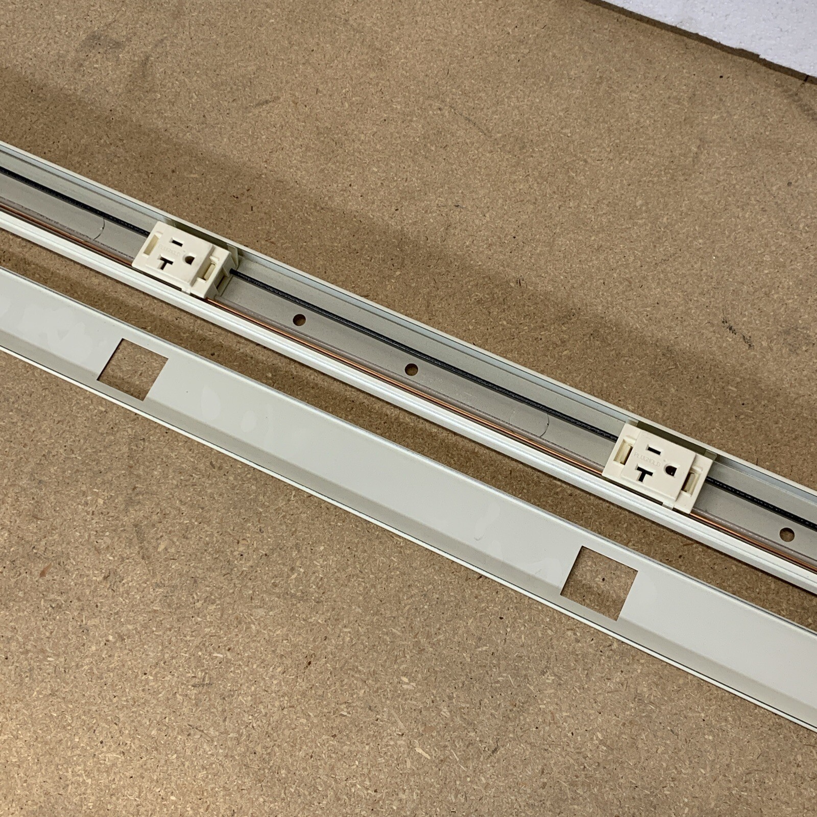Lot of (3) Wiremold V24GB512 Steel 1-Circuit Multioutlet Power Outlet Strip 5ft
