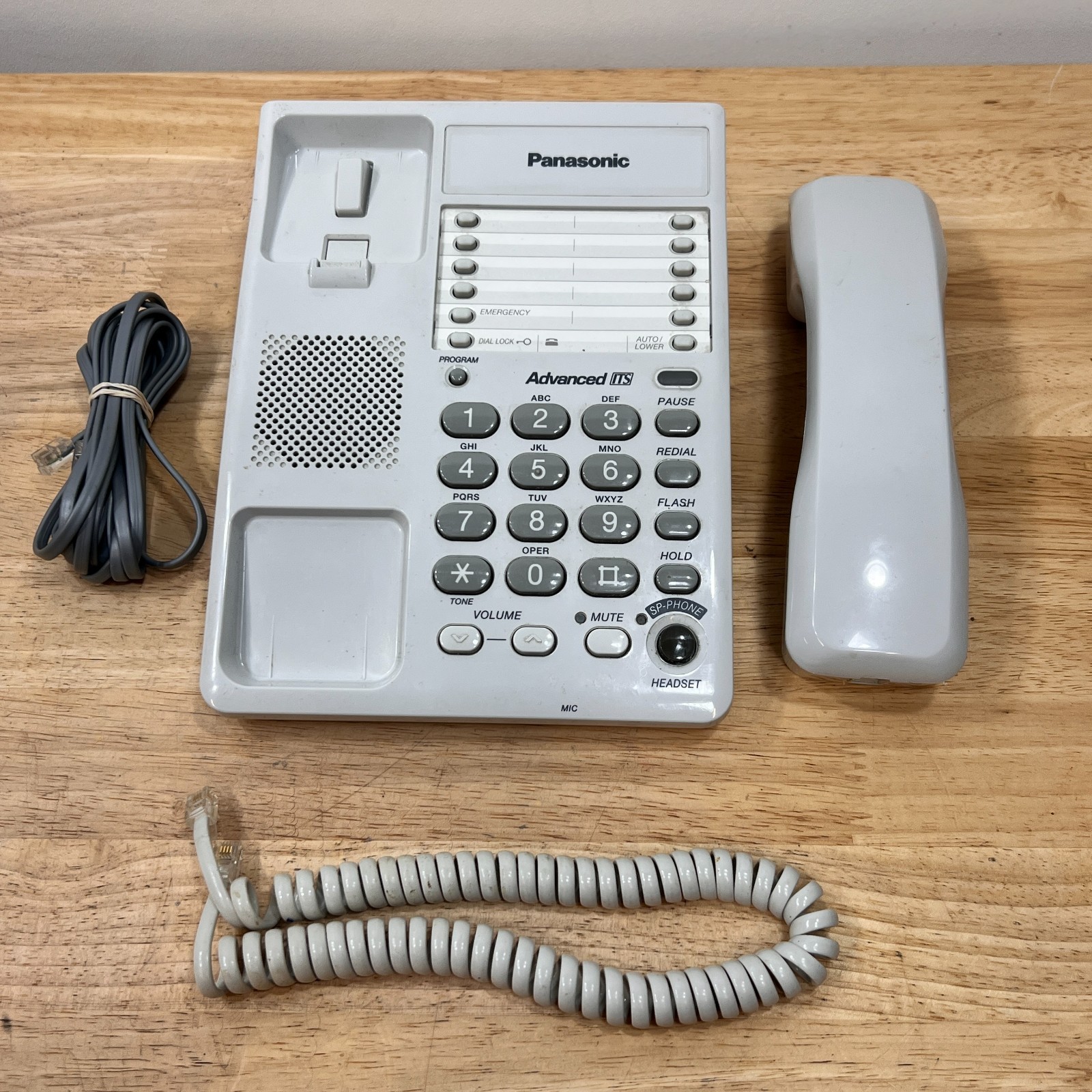 Panasonic KX-TS105W White Advanced ITS Corded Desk Telephone Tested Works