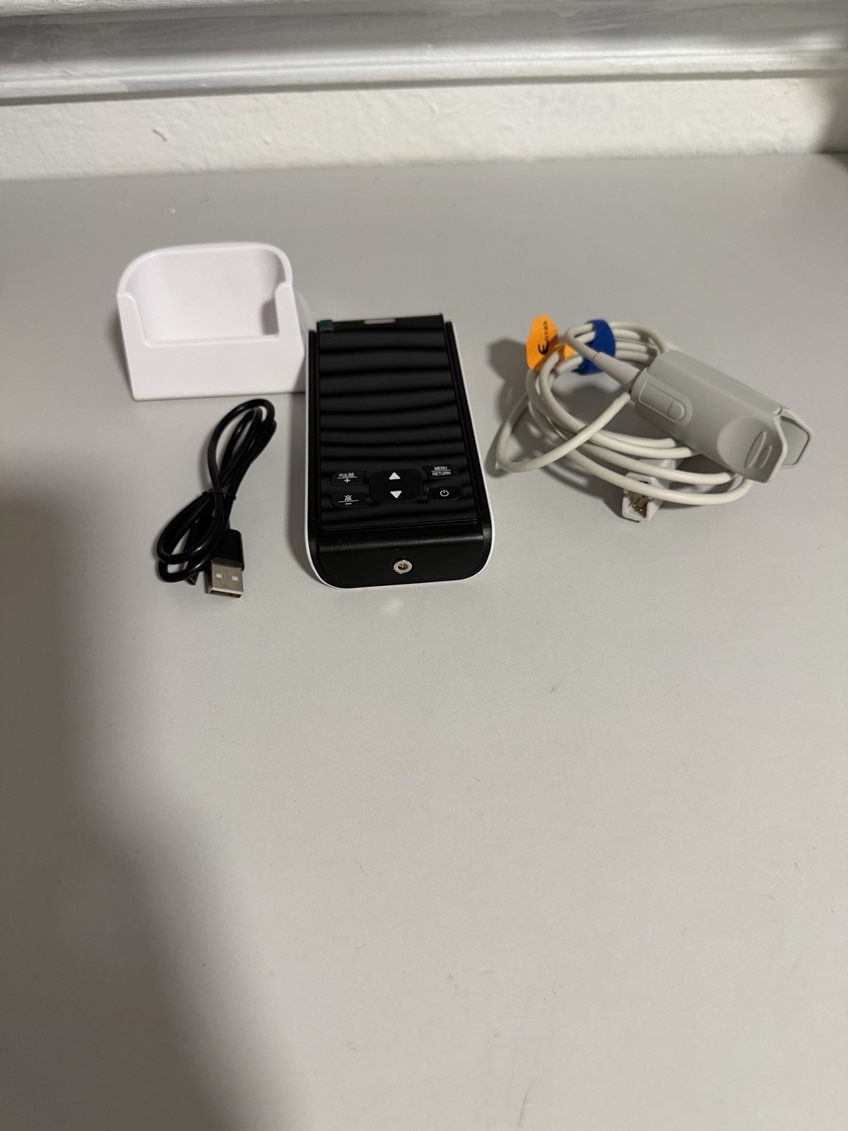 Handheld Pulse Oximeter with Wireless Transmission, Alarm, Multi-User Support