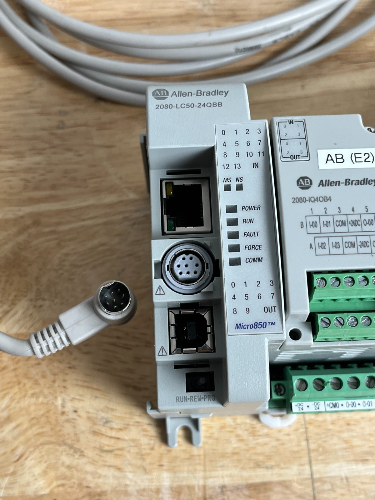 Allen-Bradley Micro850 PLC 2080-LC50-24QBB w/ IQ16 OB16 IQ4OB4 IQ4OV4 MOT-HSC