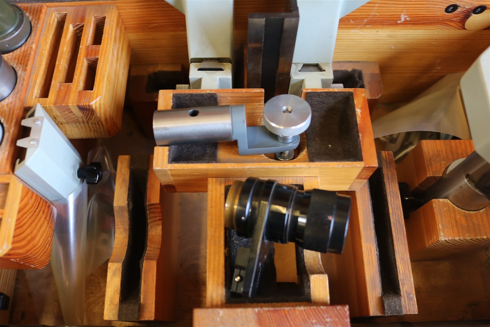 Carl Zeiss Jena comparator Or Microscope Acessory Kit ? – – – E2999