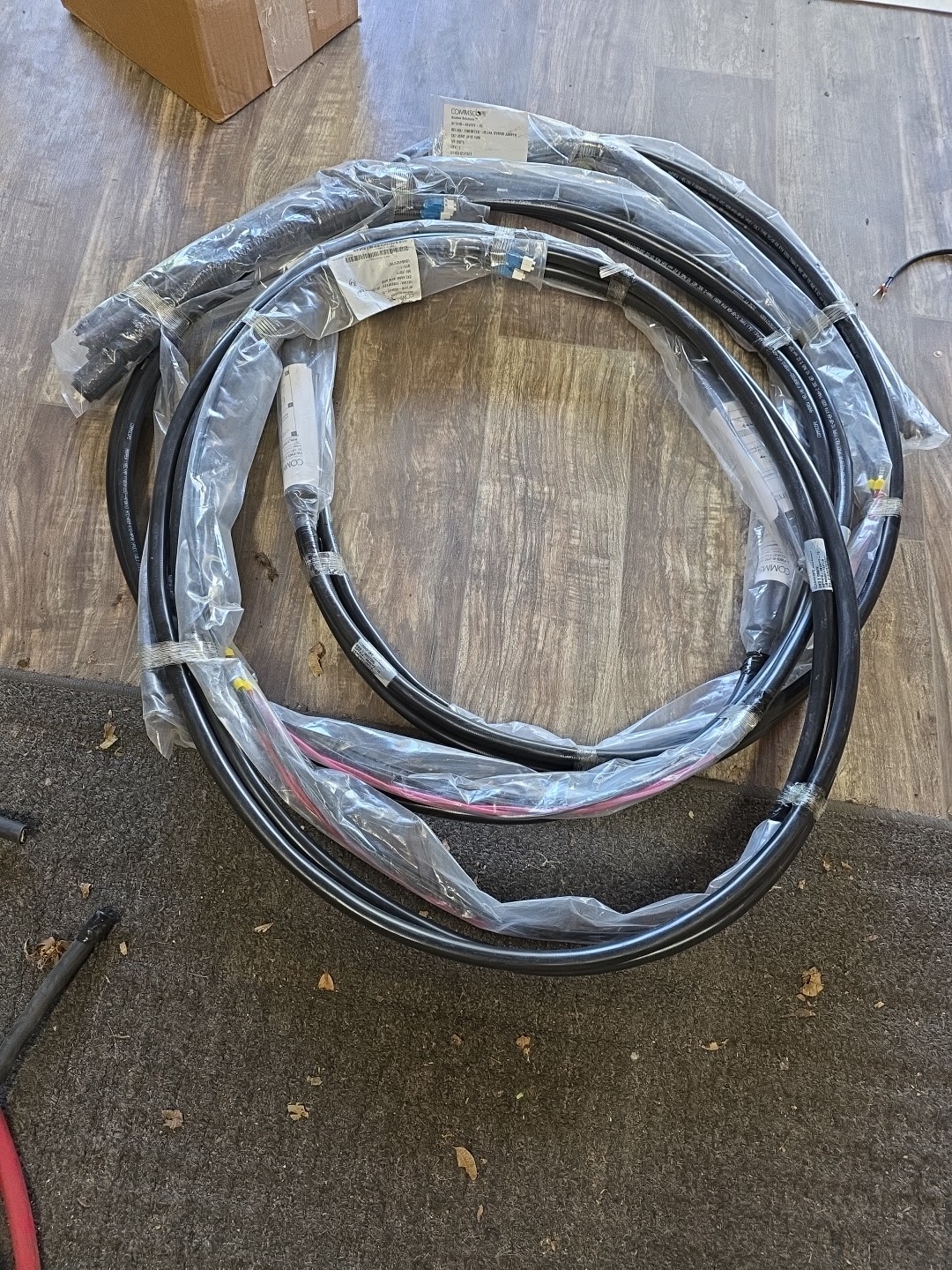 Commscope HFT410-4SVHYF-15 HELIAX HYBRID JUMPER 2X2, 4SMF, 4#10 AWG 5M 15 FT