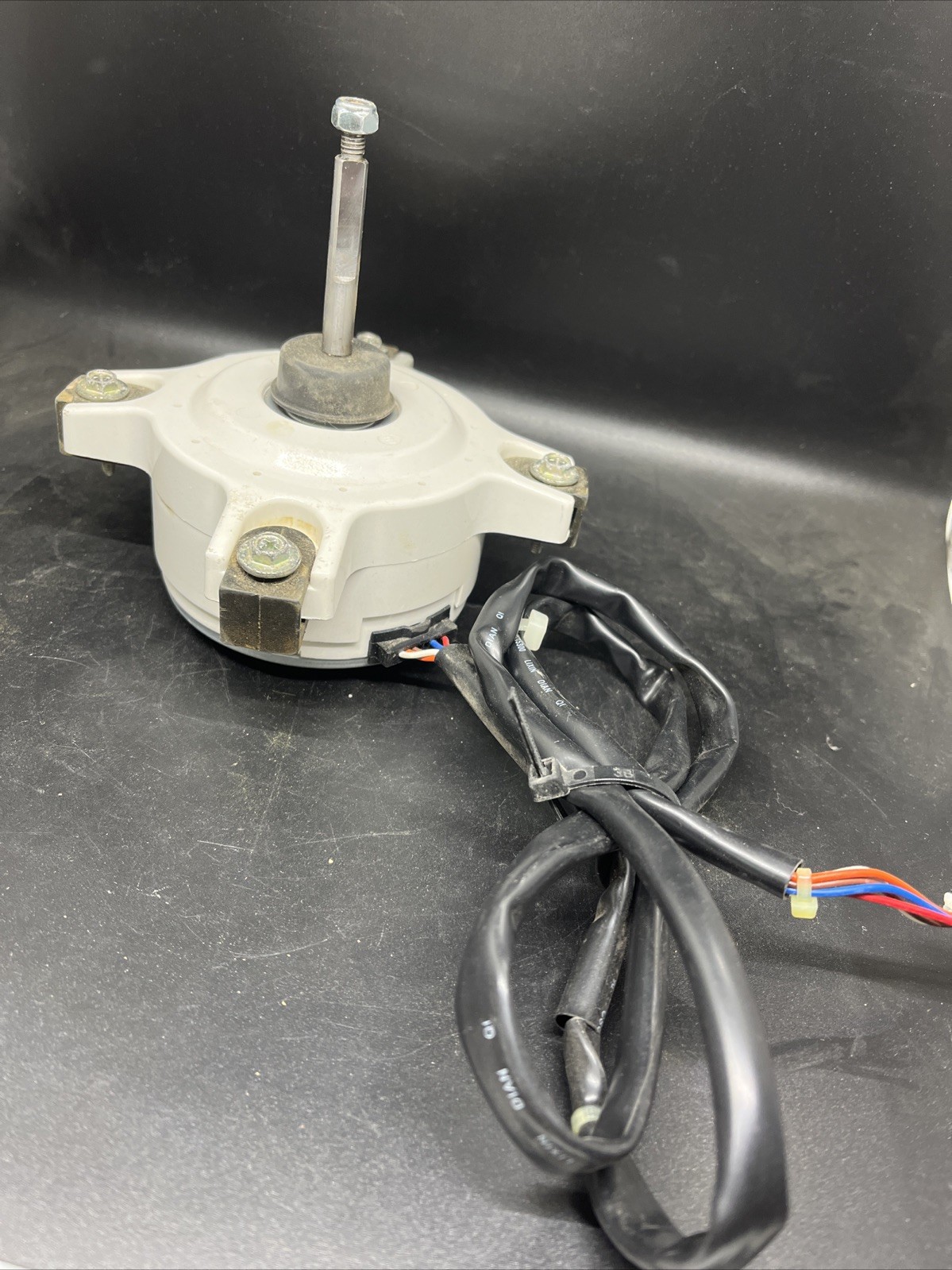 Daikin Malaysia Genuine Part Fan Motor From Mini split ZWA228D30C Used ￼