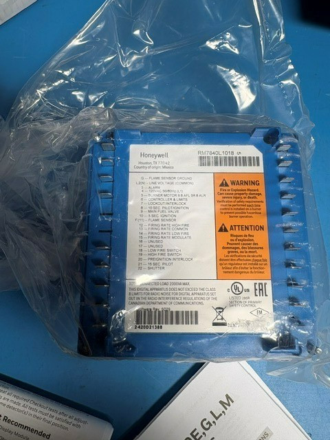Honeywell Automatic Programming Control. RM7840L1018. New in box!!
