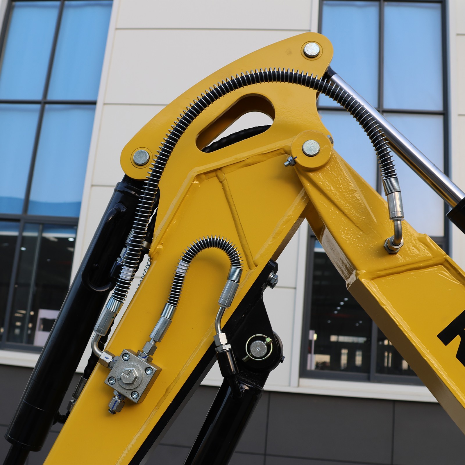Mini Excavator 1.8 Ton Kubota D722 Crawler Swing Boom Expandable Track Free Ship