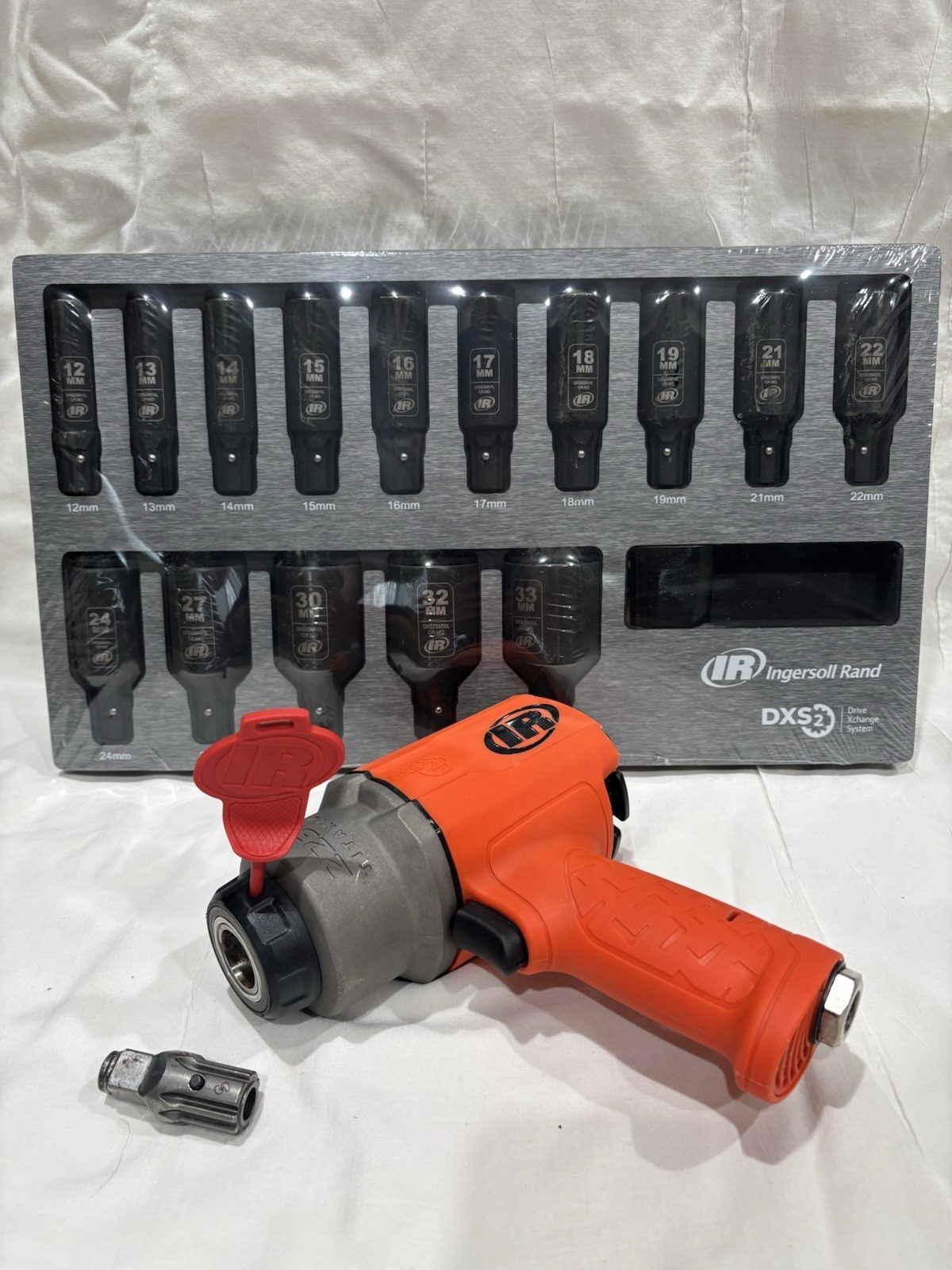 Ingersoll Rand 2236QTIMAX-O DXS2 1/2″ Air Impact Wrench Orange w/ DXS2 15pc Soc…
