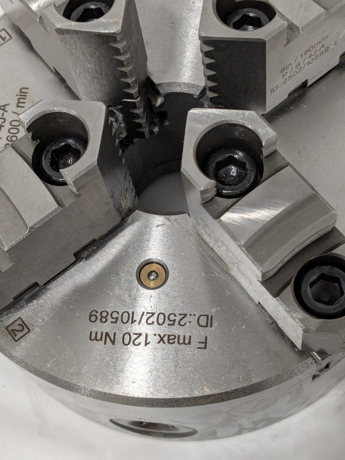 Hertel Manual Lathe Chuck: 6″, 4 Jaw, Self-Centering 97019012