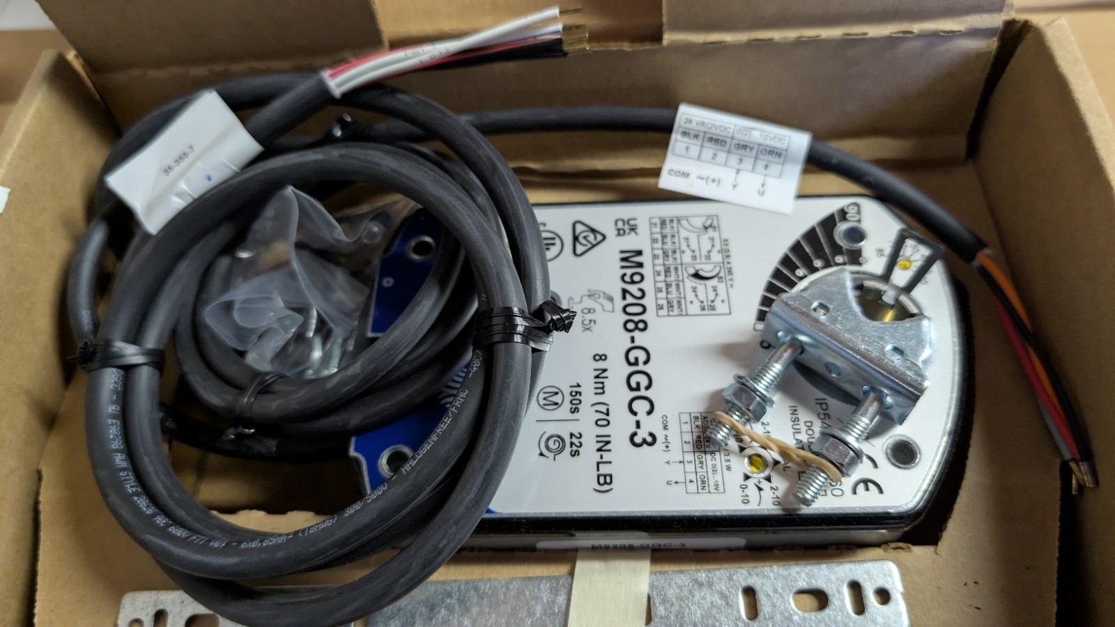 JOHNSON CONTROLS M9208-GGC-3 Electric Actuator,70 in.-lb.-40 to 140