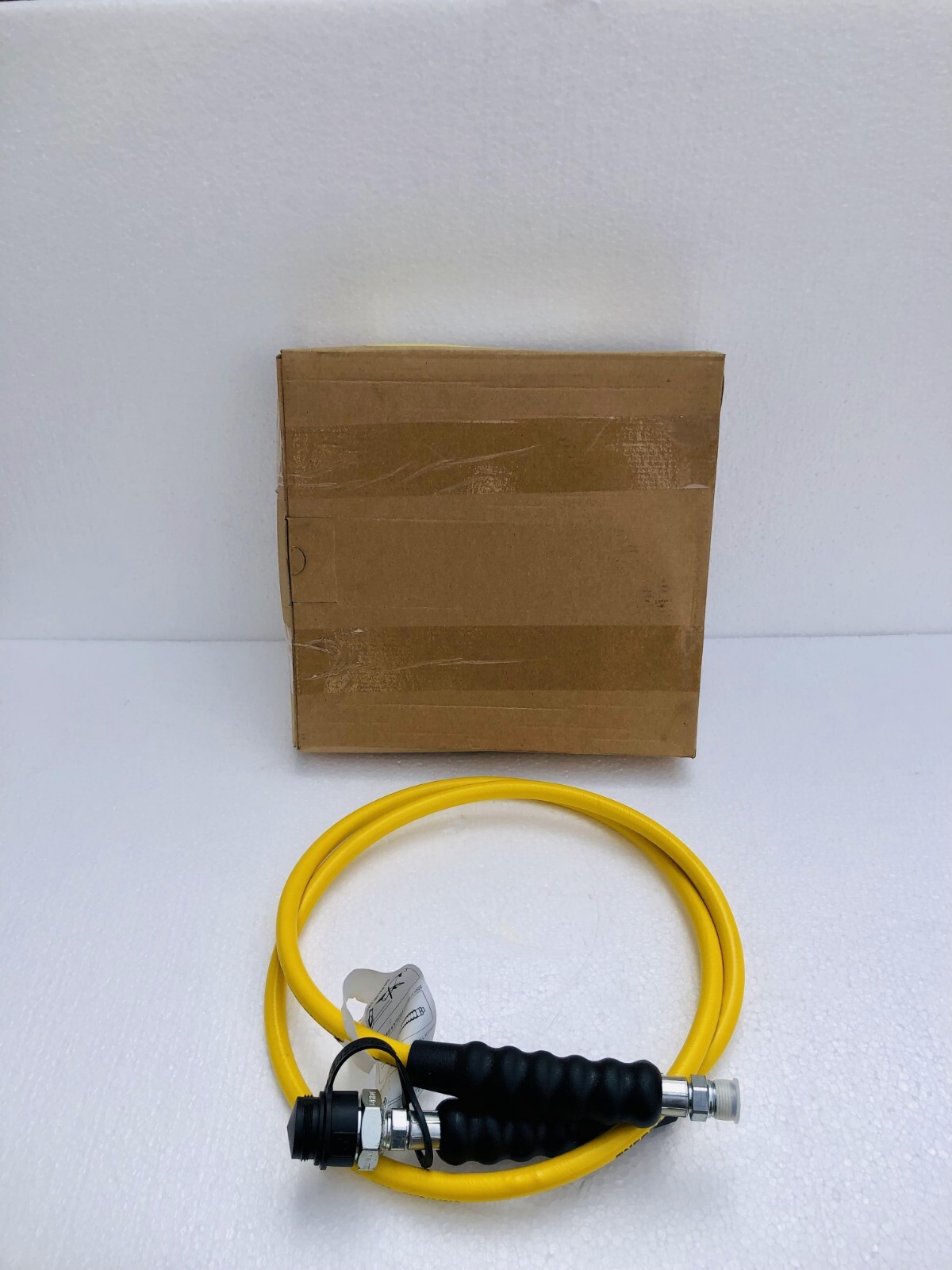 Enerpac HC7206 Hydraulic Hose 6 Ft. 3/8″ NPT + CH-604 700 Bar/ 10,000 PSI