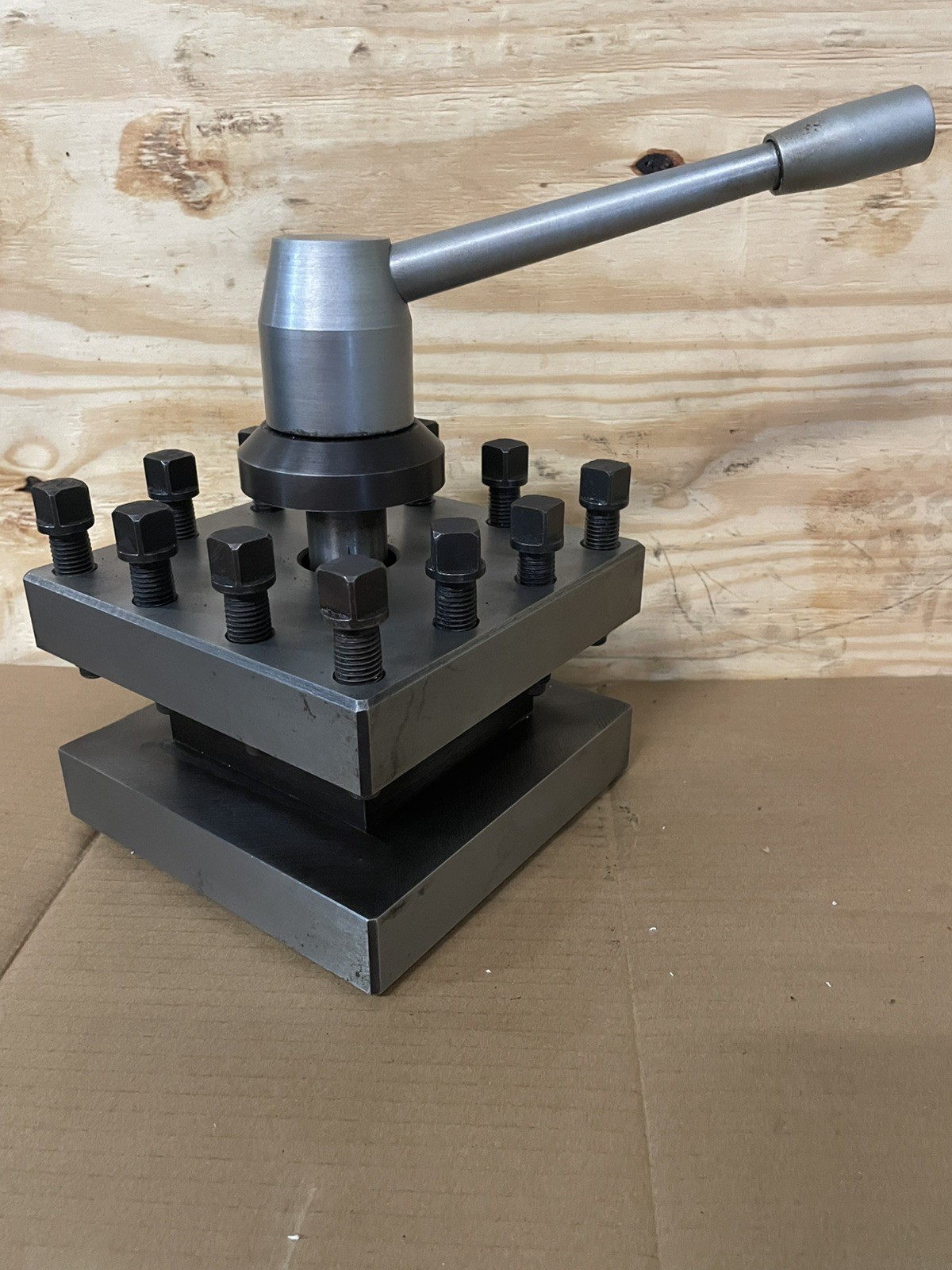 4 WAY TOOL POST 7-1/2″ x 7-1/2″ – For LARGE LATHE –