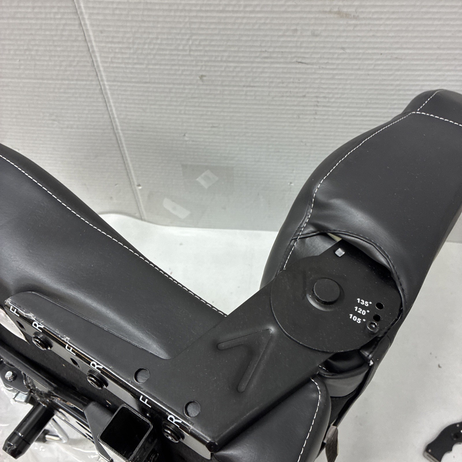 Forklift/Tractor Suspension Seat ** Missing Head Rest **