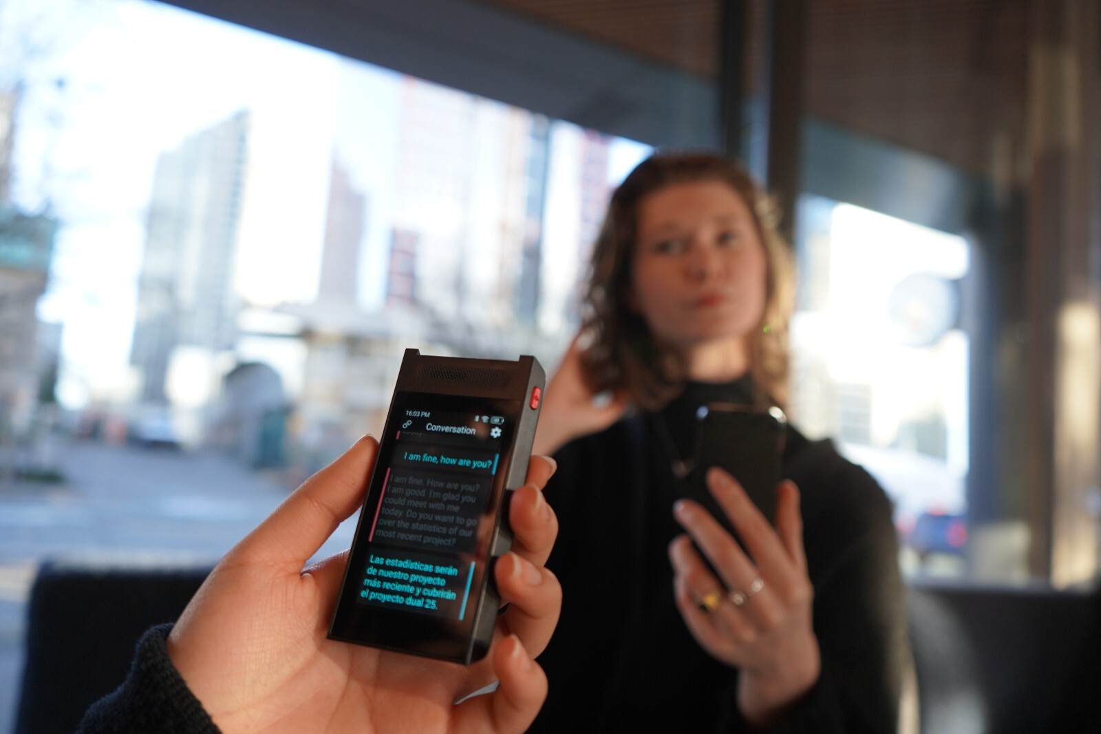 iTour D-Lite Dual-Screen Real-Time Language Translator Device – Detachable