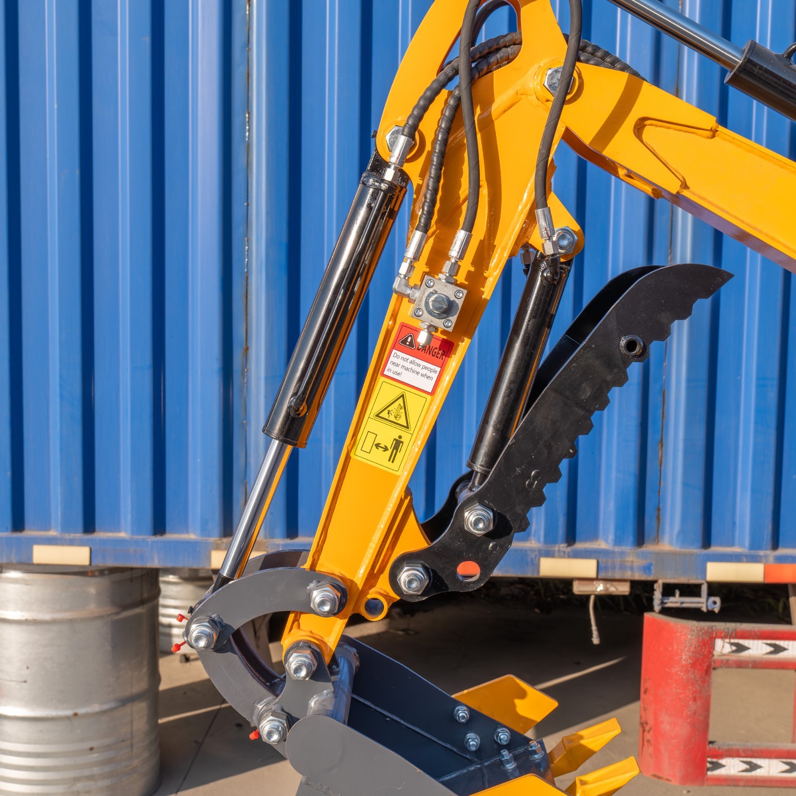 1.4Ton Mini Hydraulic Excavator With Swing Boom B&S EPA Engine Mini Digger