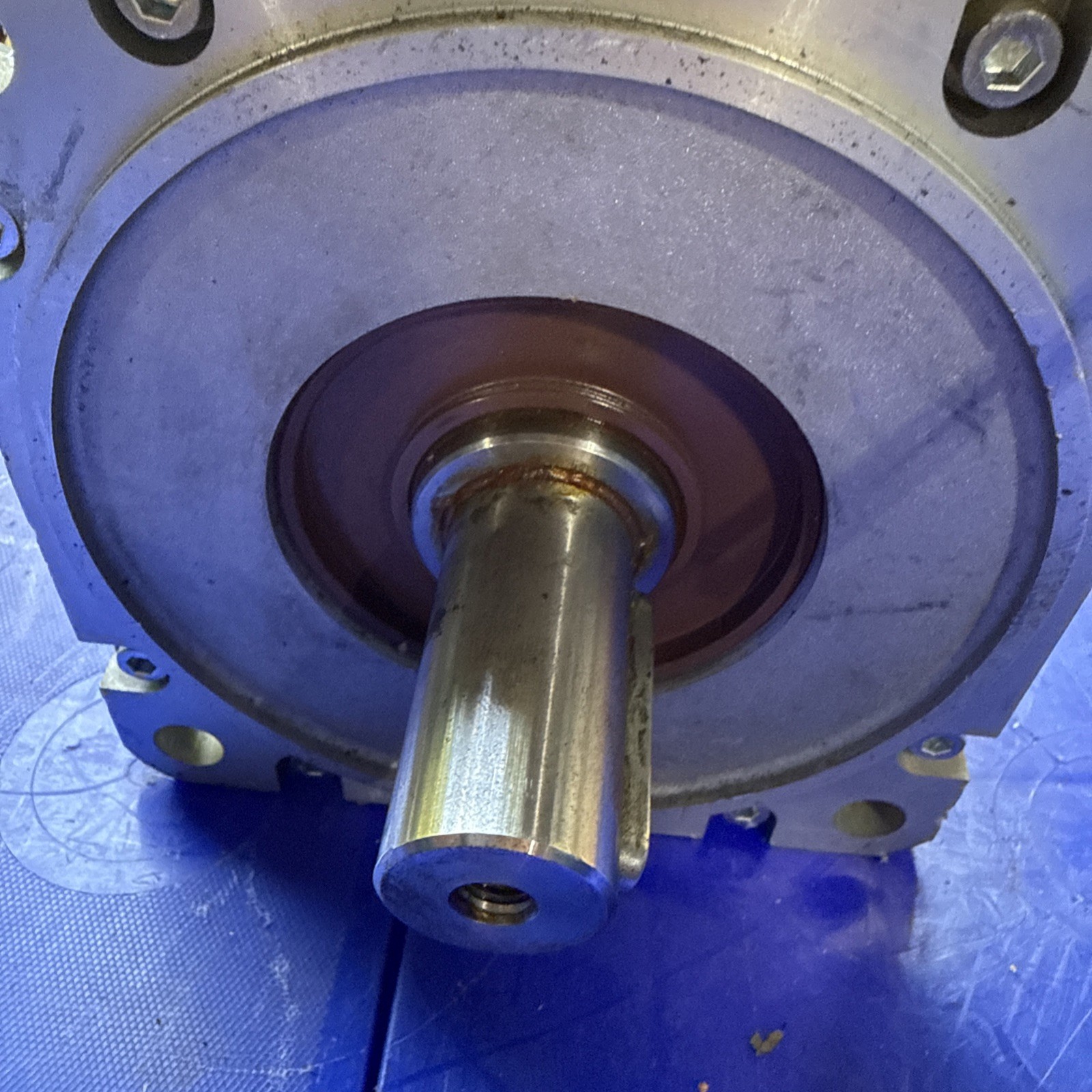 Emerson Control Techniques SERVO MOTOR 142u2d301baeca165240
