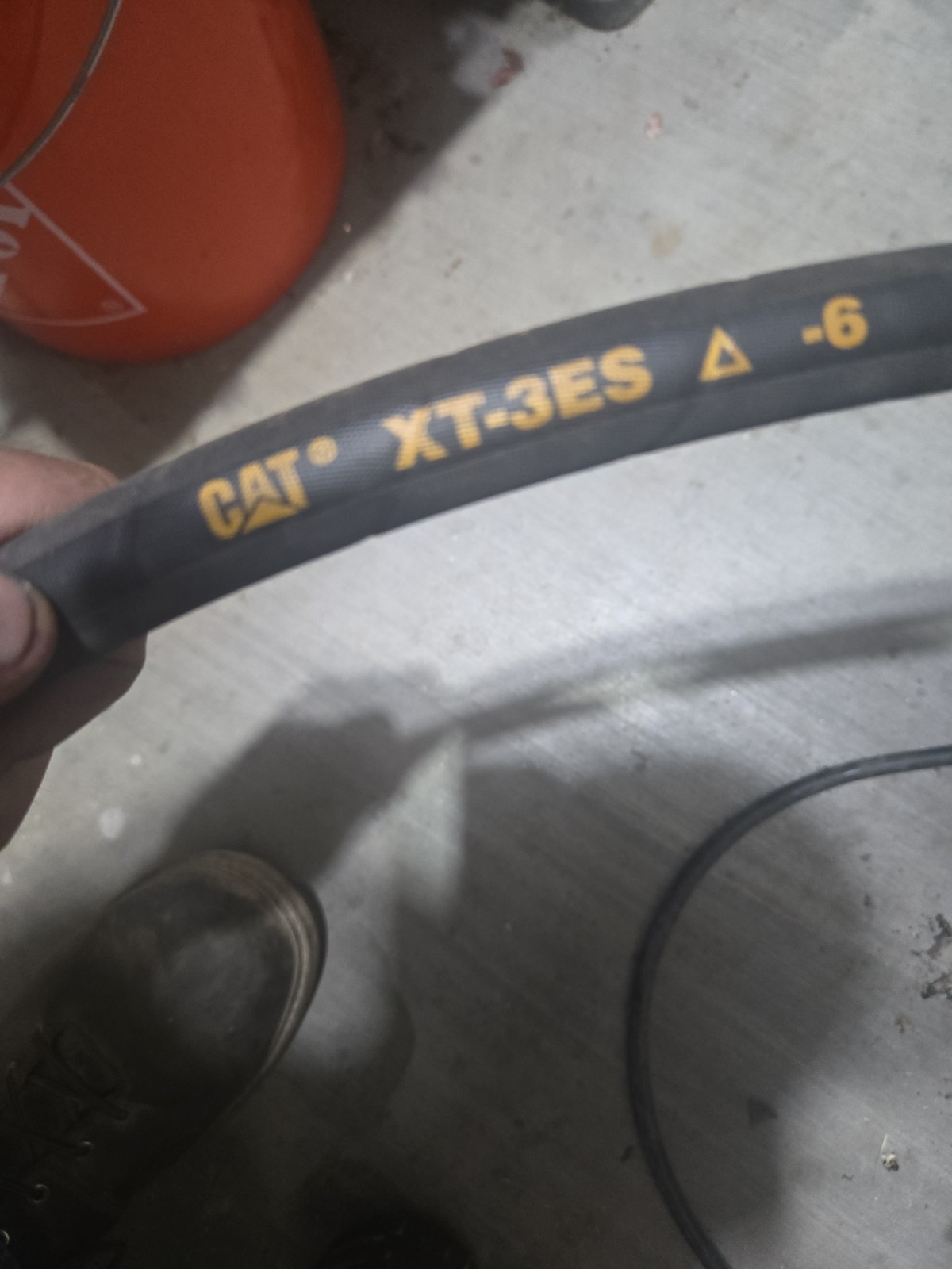 3/8″x48″ #6 2 wire 4kpsi Hyd Hose #6 Female JIC Straight x 45Deg Caterpillar