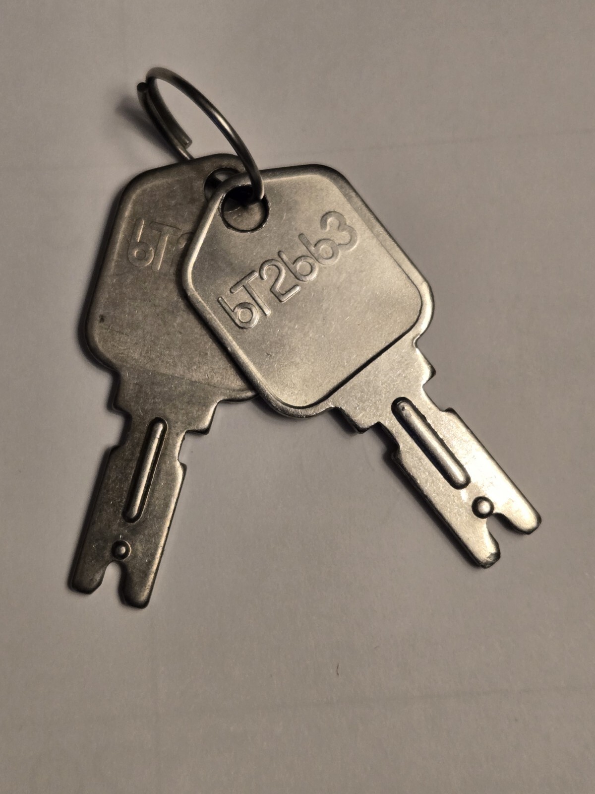 CROWN / CAT / OTHERS ,Universal flat Forklift Ignition keys .Set of 2 keys