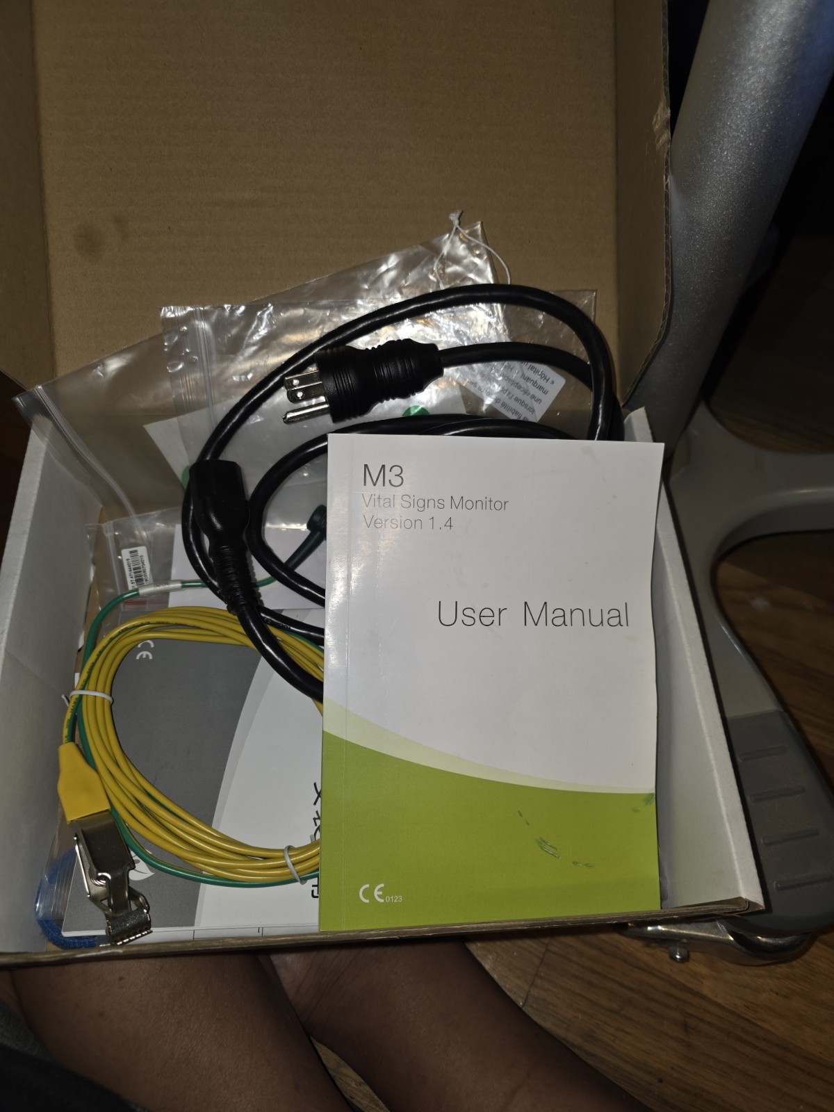 DANJIA M3 Vital Signs Monitor NIBP SpO2 Cart Mounted 4in Screen MT-206/MT-207