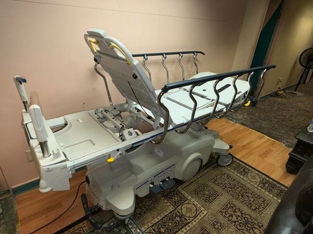 Stryker 1027 big wheel stretcher