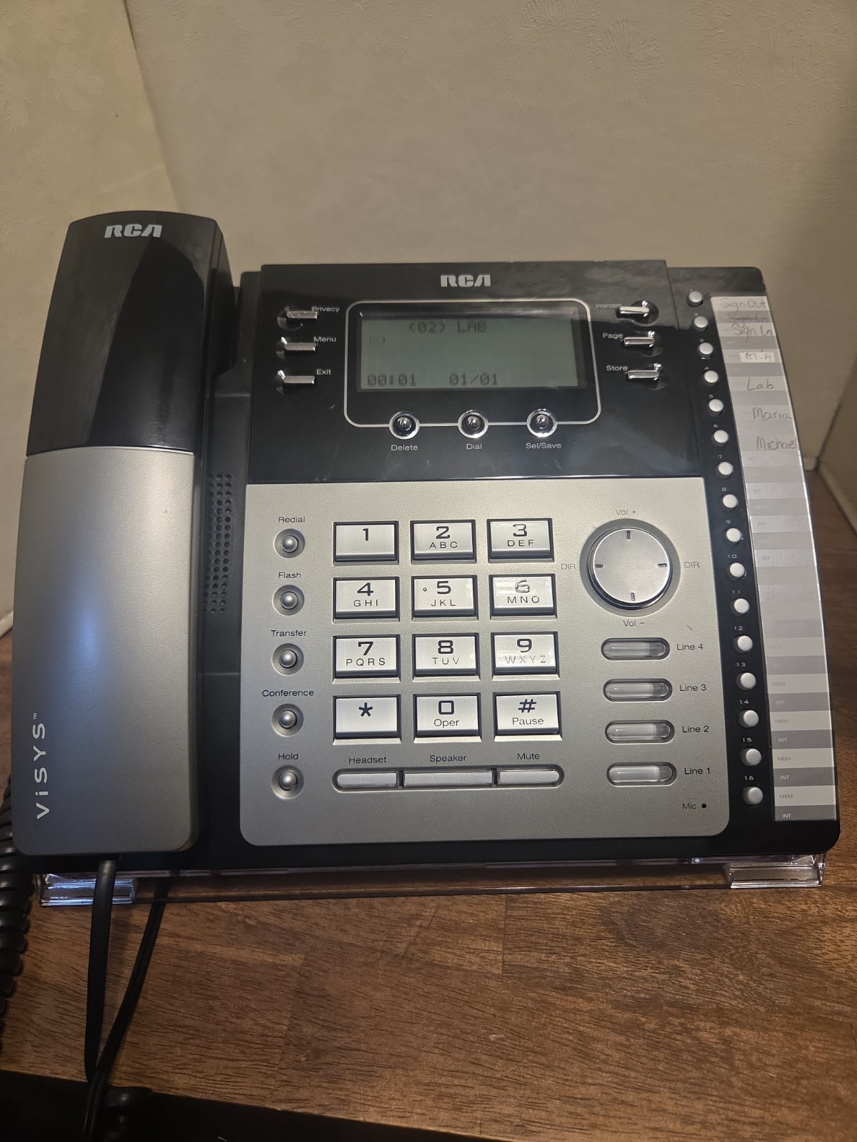 RCA VISYS 25424RE1A Corded Phone – Black/Silver