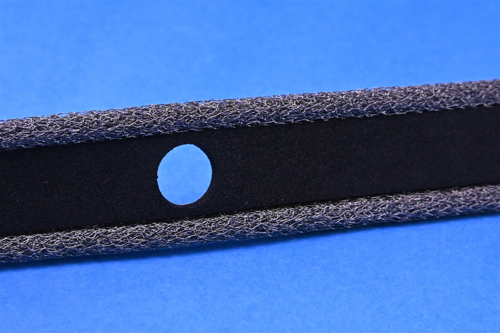 10′ Holland Shielding Systems EMI/RFI EMC-IP Gasket Knitted Mesh w Neoprene Foam