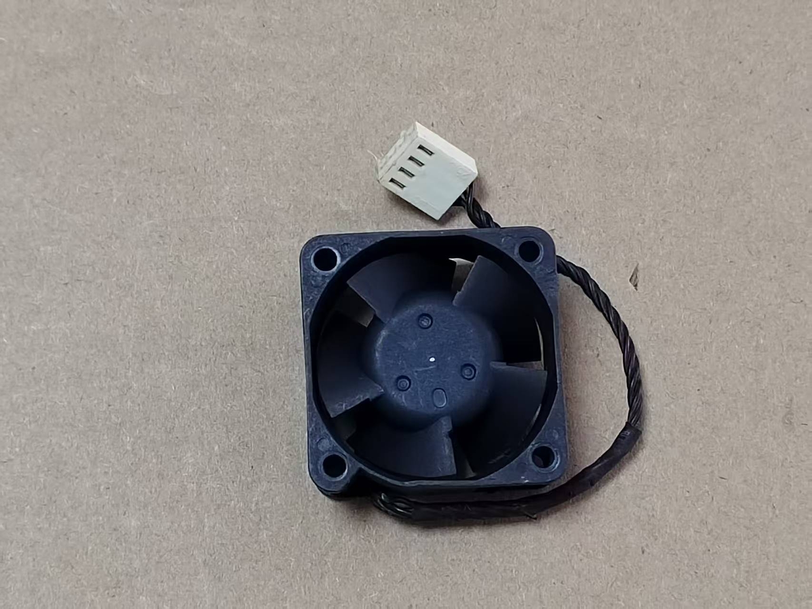 1pcs Delta EFB0412HD 4020 12V 0.12A 4CM cooling fan 4pin