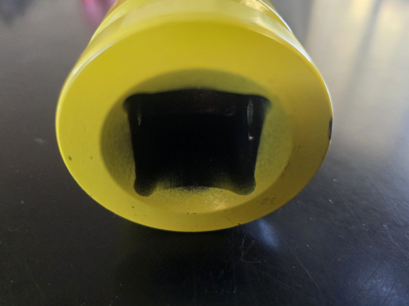 Sunex Yellow 1-1/2″ Impact Torque Socket Drive 475 Ft. Lbs. 650Nm 548TS