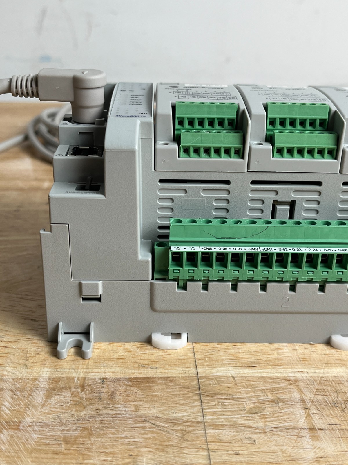 Allen-Bradley Micro850 PLC 2080-LC50-24QBB w/ IQ16 OB16 IQ4OB4 IQ4OV4 MOT-HSC