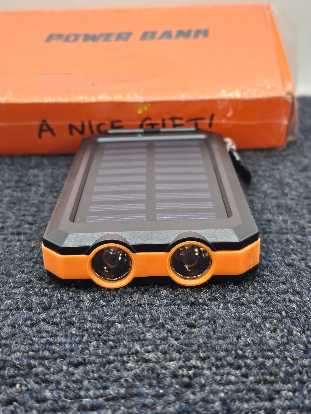 YM-105S Solar Mobile Power Bank 10000MAh 5V 1A-2A